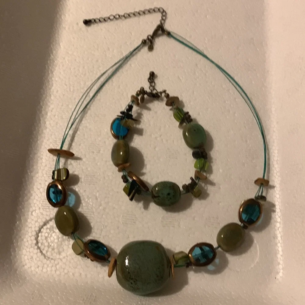Vintage Beaded Costume Jewelry Set. Multi green n blueish color. - Picture 2 of 3